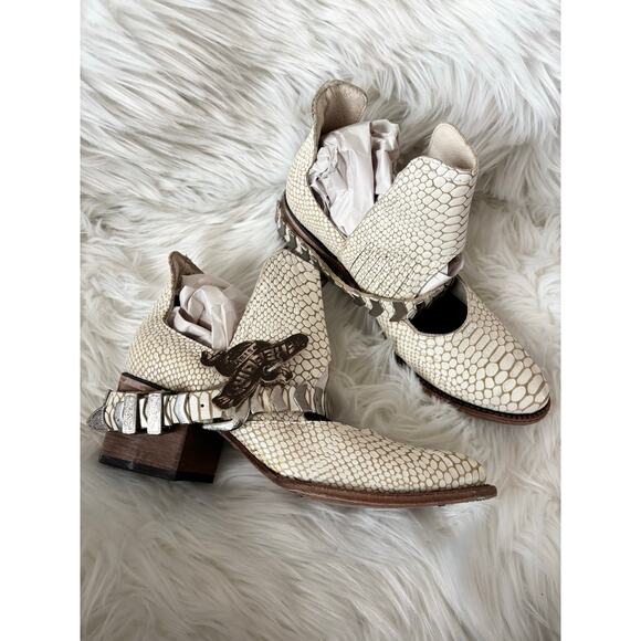 NWT FREEBIRD BY STEVEN Blade Leather Booties White Croc 9 - Picture 3 of 12